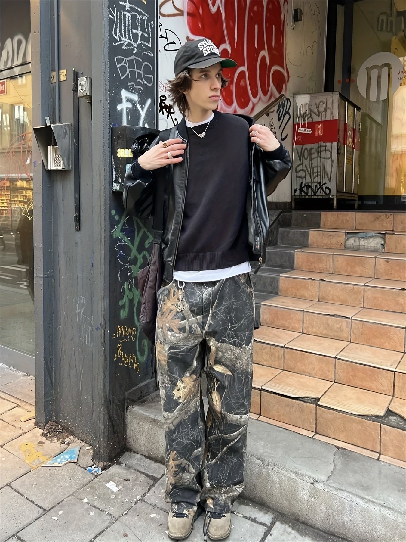 Wang Jiaer’s Camo Jeans: Graffiti Print, Lifelike Maple Leaf Design Camo Colors