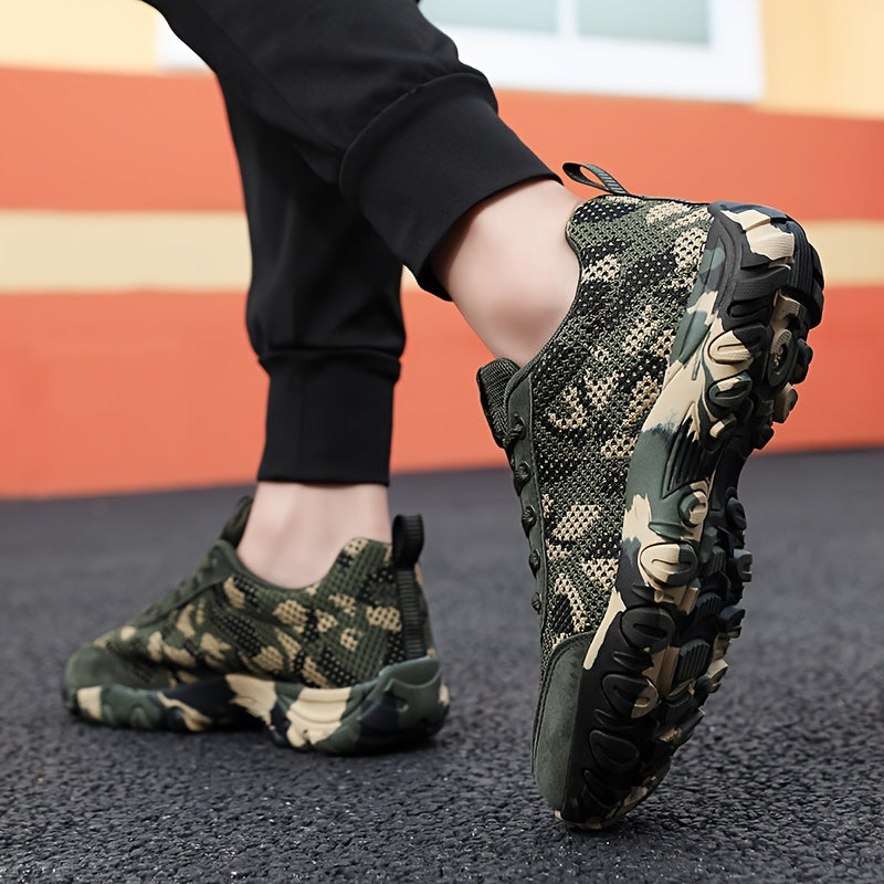 Men's Camouflage Lace-Up Sneakers, Non-Slip and Durable Camo Colors