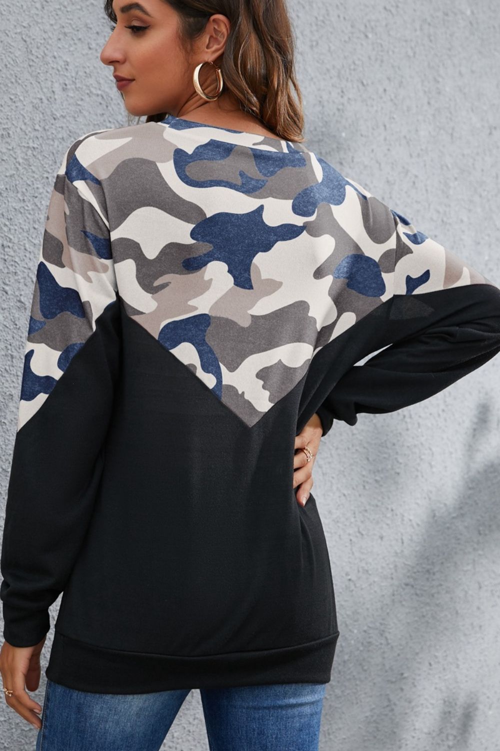 Camouflage Round Neck Long Sleeve Sweatshirt Camo Colors