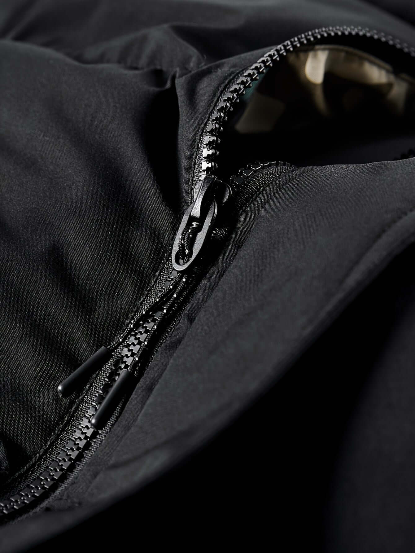 Men's Fleece-Lined Hooded Vest | Stylish Black and Camo Collar Camo Colors