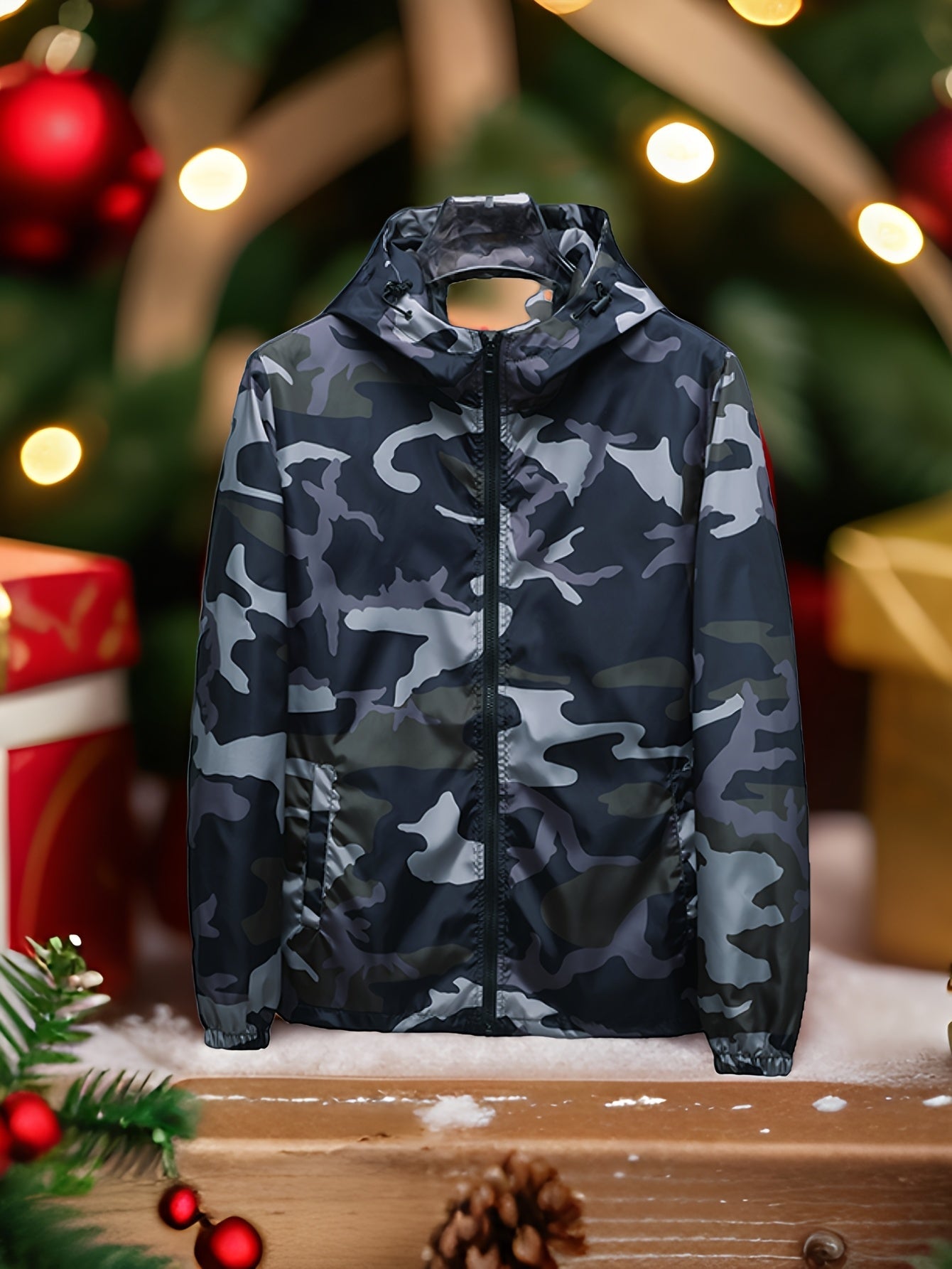 Men's Camo Hooded Jacket - Lightweight Polyester Zip-Up Camo Colors
