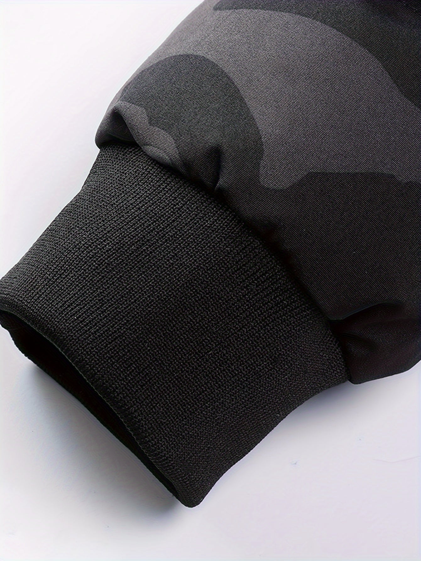 Men's Camo Hooded Jacket: Comfy, Warm Outerwear for Autumn/Winter Camo Colors