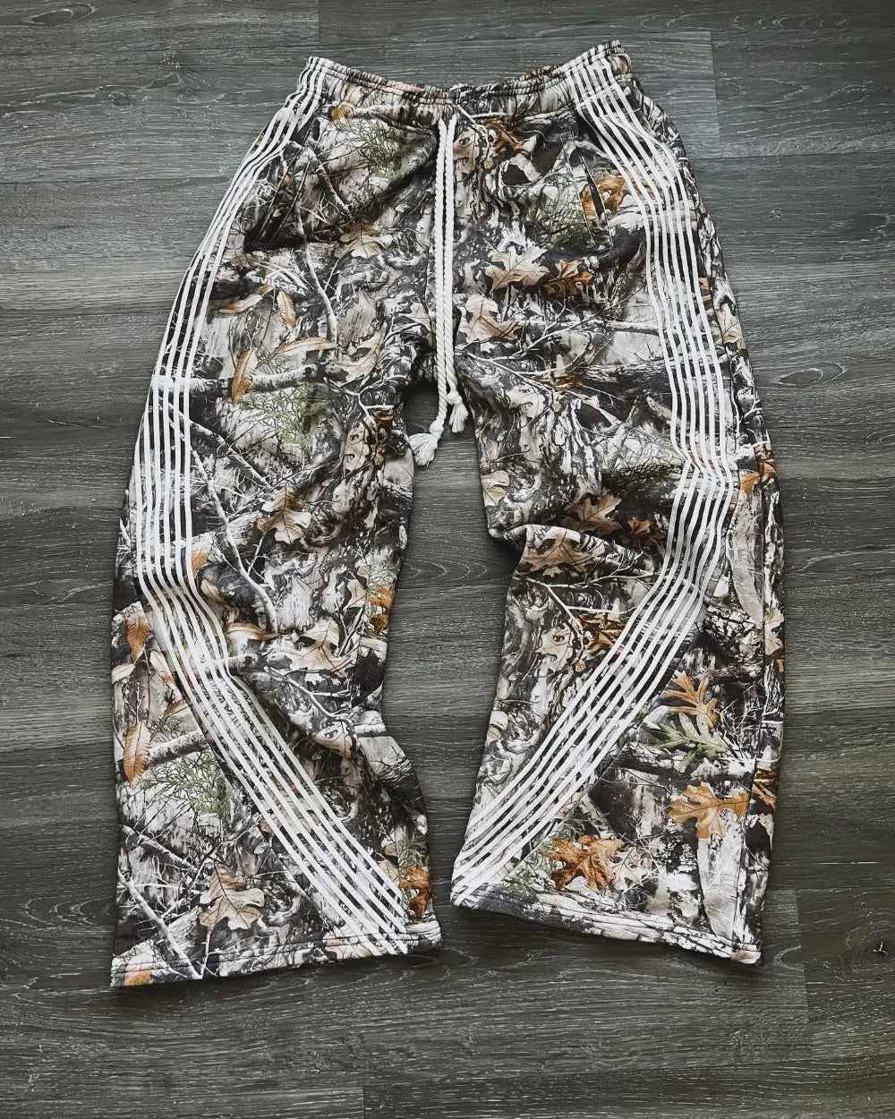 Y2K Streetwear Camo Graphic Baggy Pants for Women and Men | Camo Colors