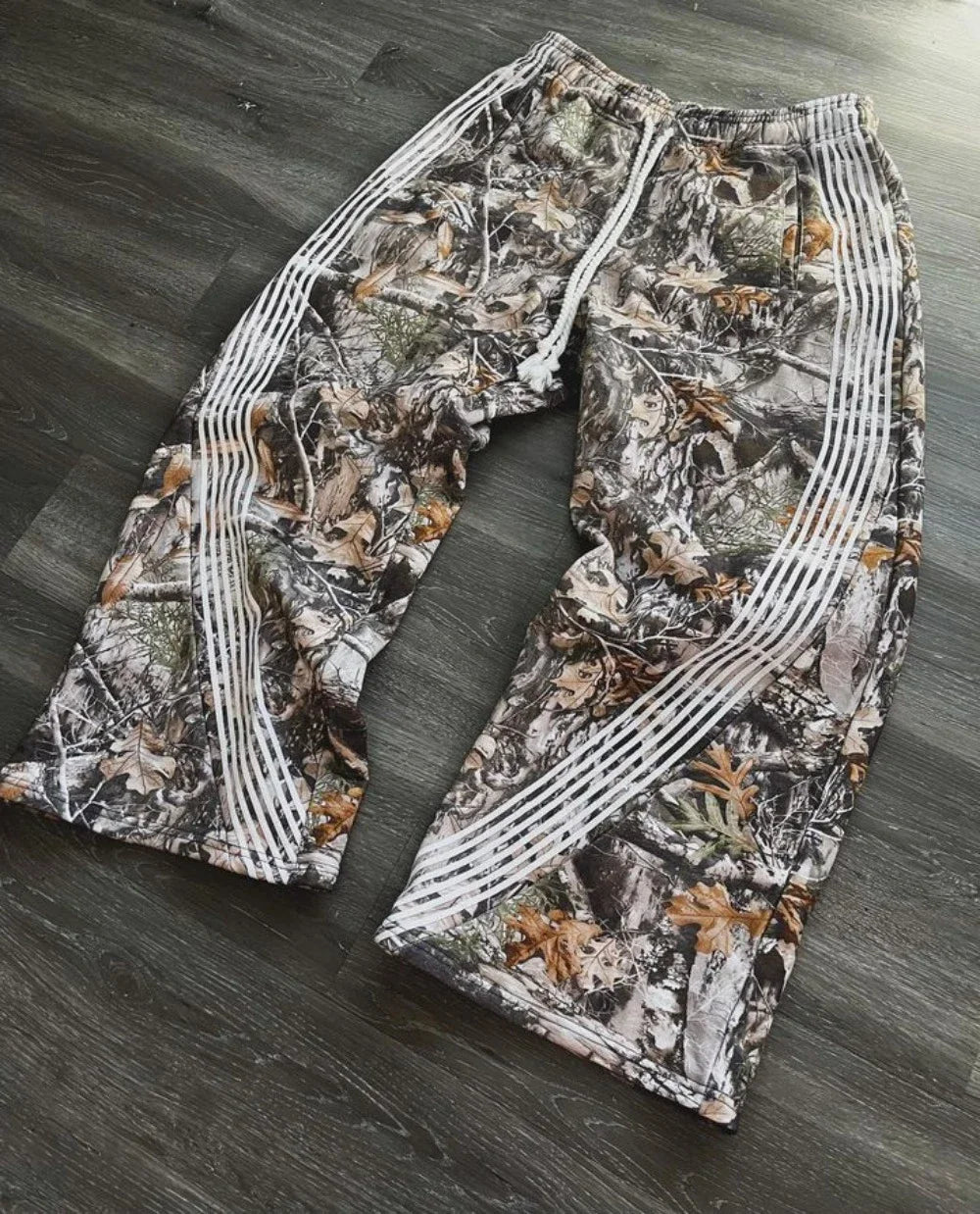 Y2K Streetwear Camo Graphic Baggy Pants for Women and Men | Camo Colors