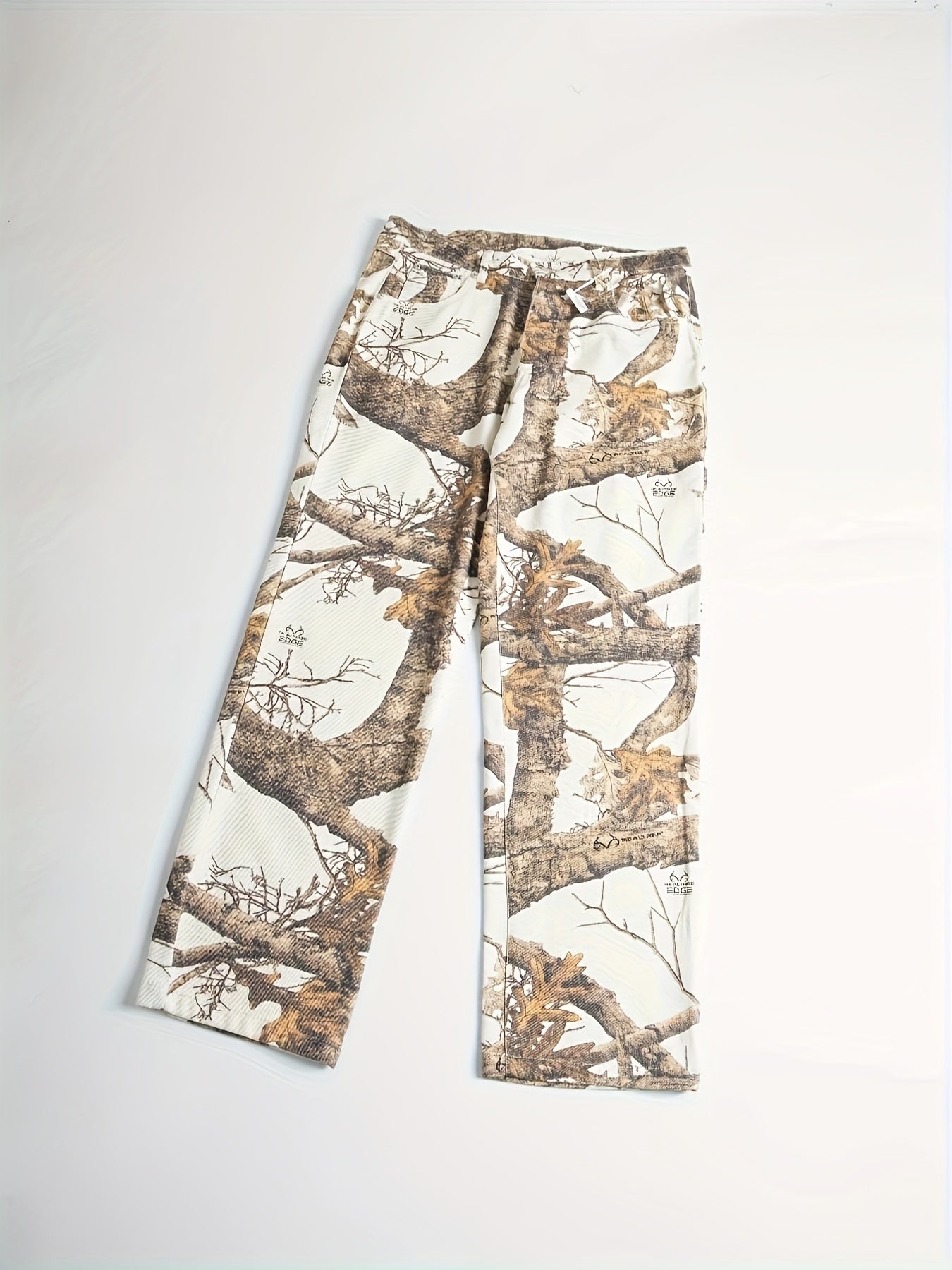 Wang Jiaer’s Camo Jeans: Graffiti Print, Lifelike Maple Leaf Design Camo Colors